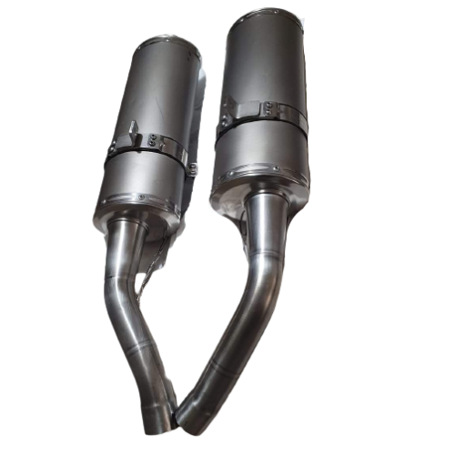 ΔΙΠΛΑ ΤΕΛΙΚΑ ΚΑΤΩ ΑΠΟ ΤΗΝ ΟΥΡΑ LASER YAMAHA R1 2004-2006 - Image 2