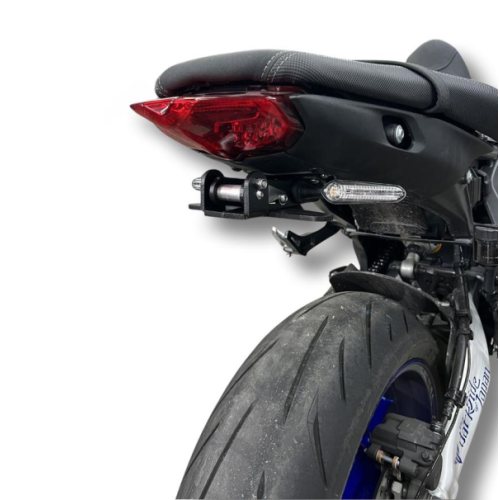 ΑΝΑΔΙΠΛΟΥΜΕΝΗ ΣΠΑΣΤΗ ΒΑΣΗ ΠΙΝΑΚΙΔΑΣ GREF YAMAHA MT-09 2021-2023 - Image 2