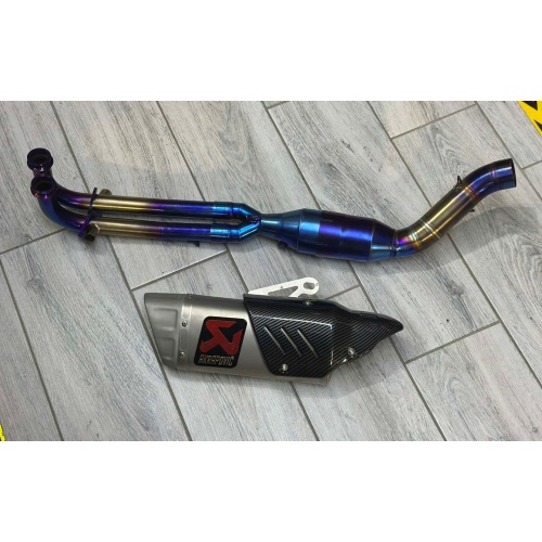 ΟΛΟΣΩΜΗ ΜΕΛΑΝΙΑΣΜΕΝΗ ΕΞΑΤΜΙΣΗ AKRAPOVIC CARBON TIP YAMAHA TMAX 500/530/560
